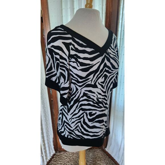 F52 Rendezvous zebra print blouse - Picture 2 of 11